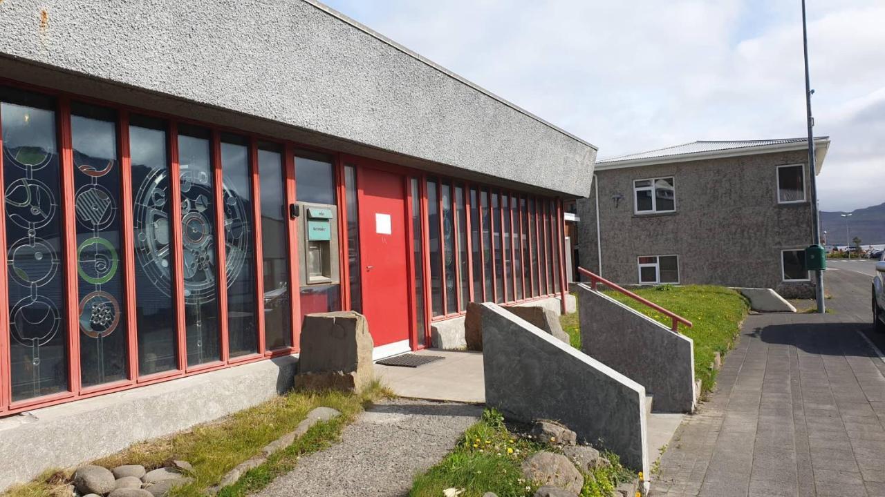 The Bank Sleeping Guesthouse Neskaupstaður 외부 사진