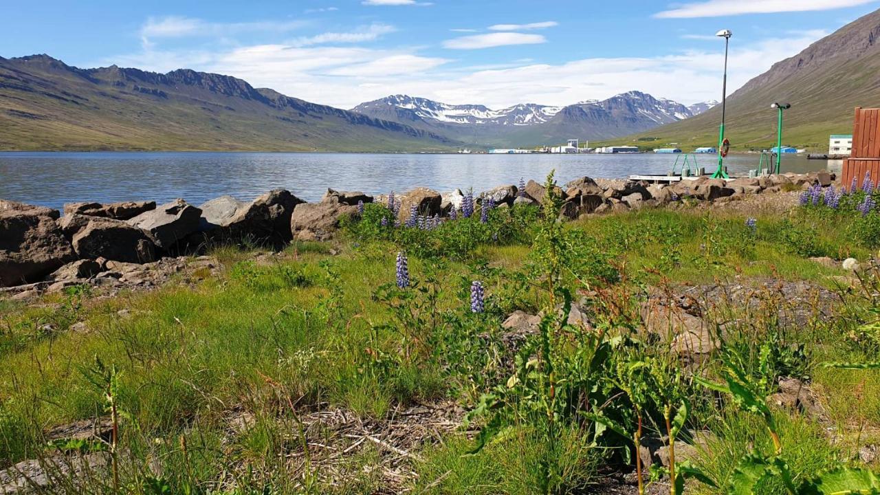 The Bank Sleeping Guesthouse Neskaupstaður 외부 사진